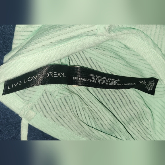 Aeropostal Live love dream open back long sleeve Is size small, teal - Picture 5 of 5